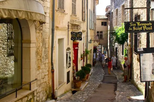 Nice Cannes Driver: Street of St-Paul-de-Vence center