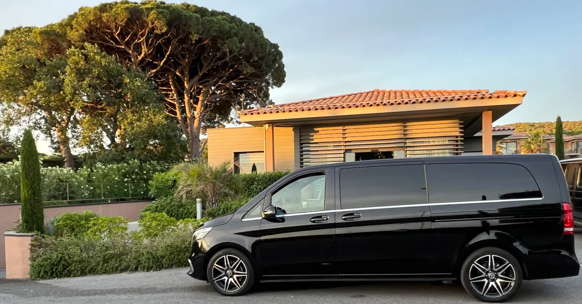 Van V class in St-Tropez for a Pick up