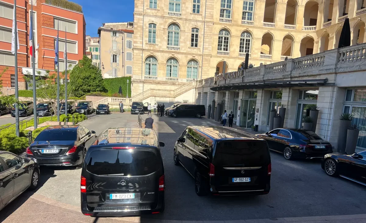 Our fleet over the park of The Intercontinental hotel